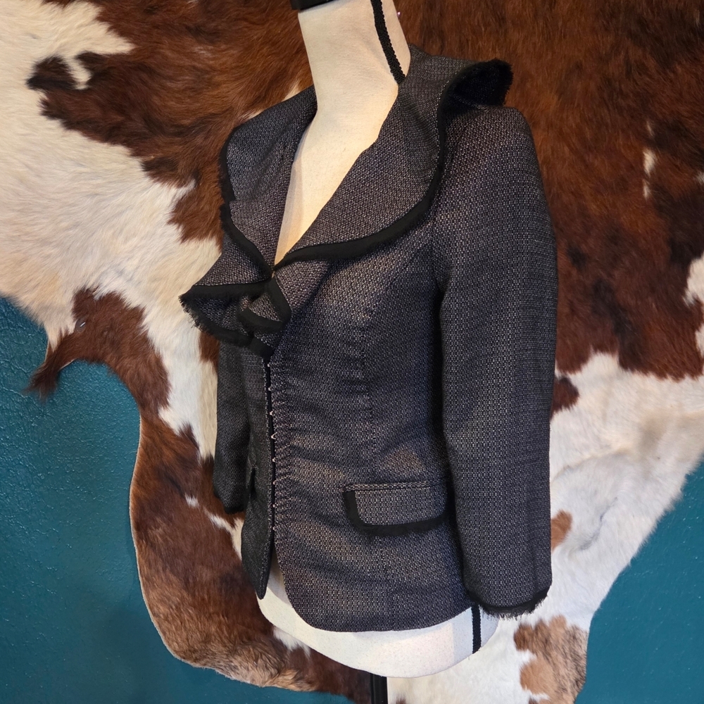 Chic Black Women's Blazer with Ruffled Collar - Picture 6 of 12